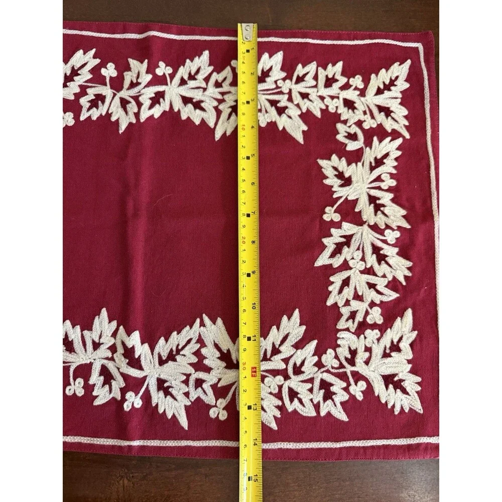Williams-Sonoma Embroidered Floral Red/White Placemats & Napkins Sets of 4 EUC